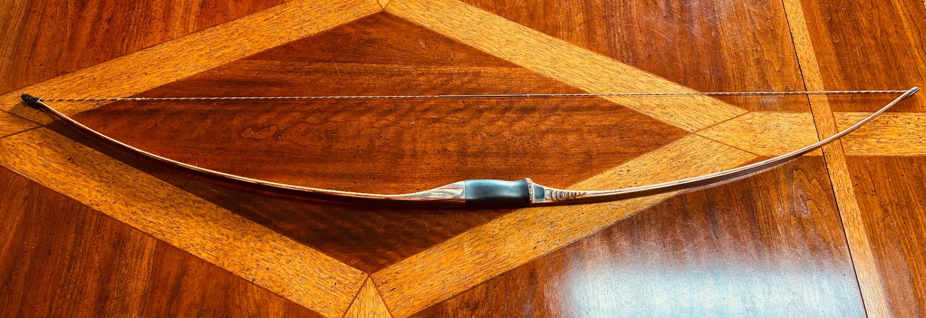 Sky Trophy Long Bow by Earl Hoyt Jr. – LH 30# @ 28”, 64” AMO – MINT 5