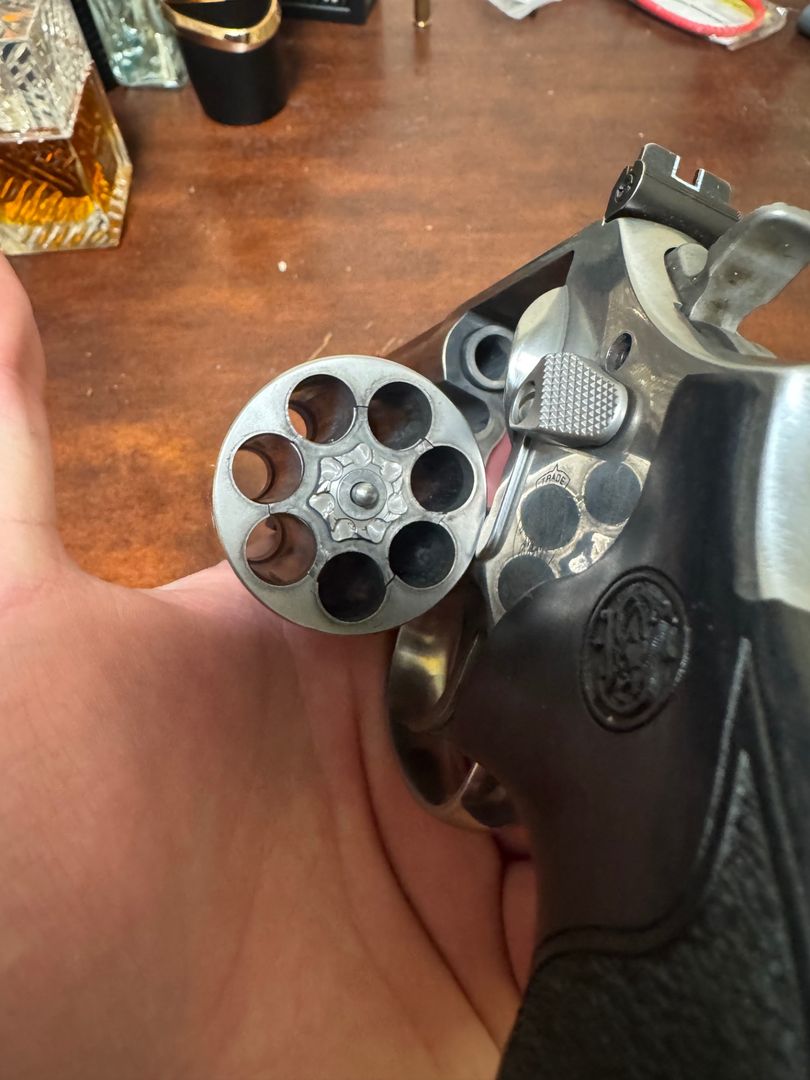Smith and Wesson 686+ 3