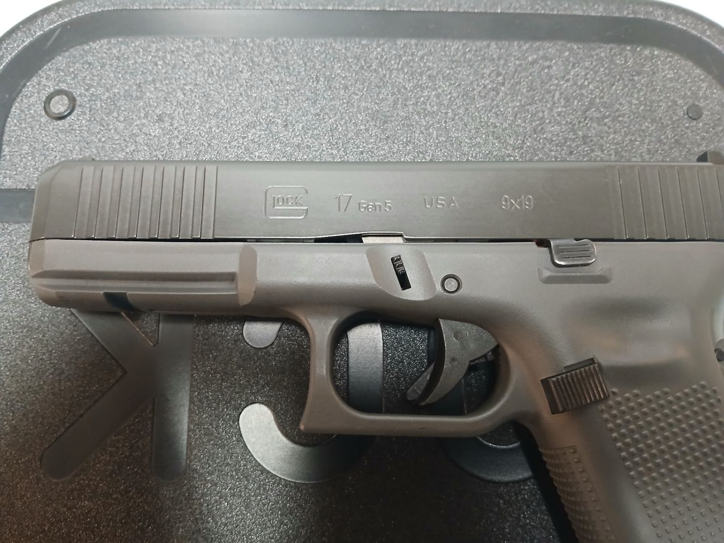 Glock 17 Gen5 3