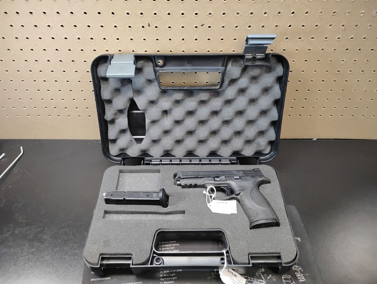 Smith & Wesson M&P 9 Semi-Auto 9mm Pistol 4