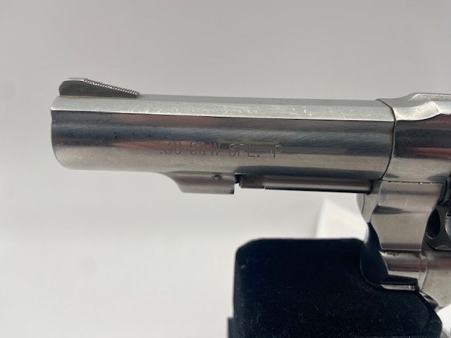 Smith & Wesson Model 64-7 .38spl 4in. Revolver / E75003124 4
