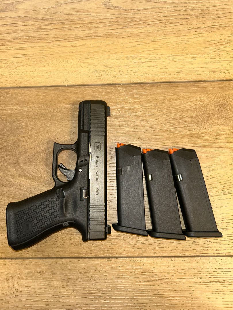 GLOCK 19 GEN 5 LE 3