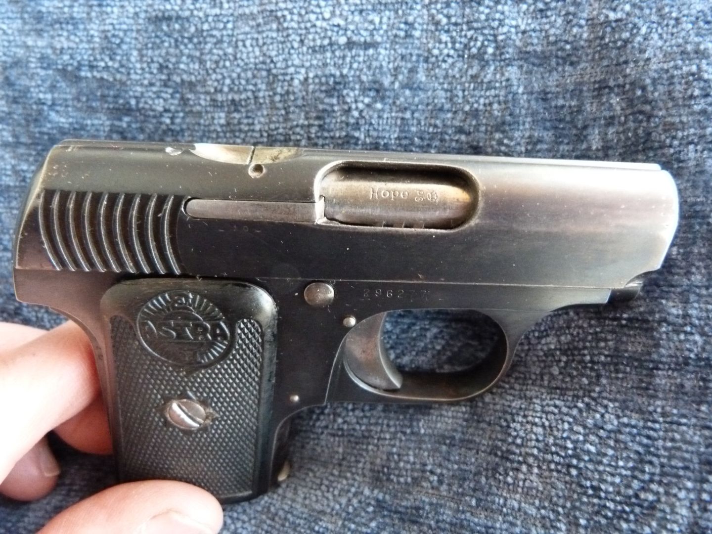 Vintage Original Astra 6.35 / 25 Caliber Pistol - Excellent! 3