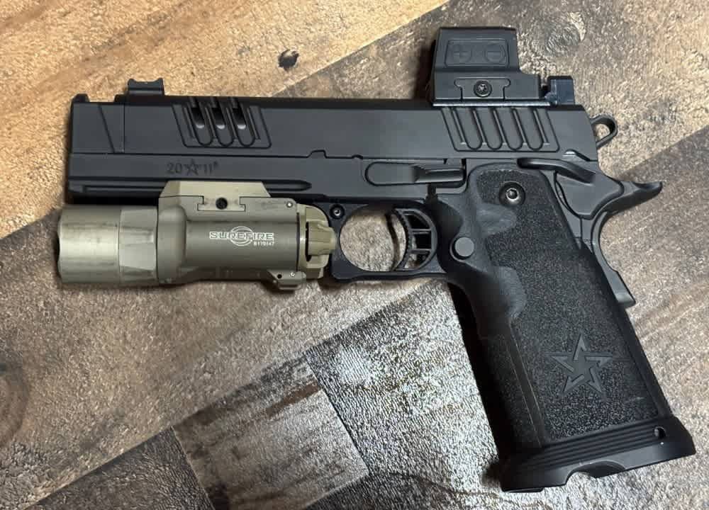Staccato XC Package - Holosun 509T GRN, Surefire X300UB, Holsters 2
