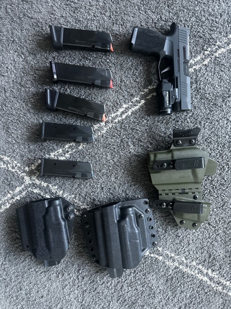 Sig p365xl bundle, tlr7sub mags and holsters