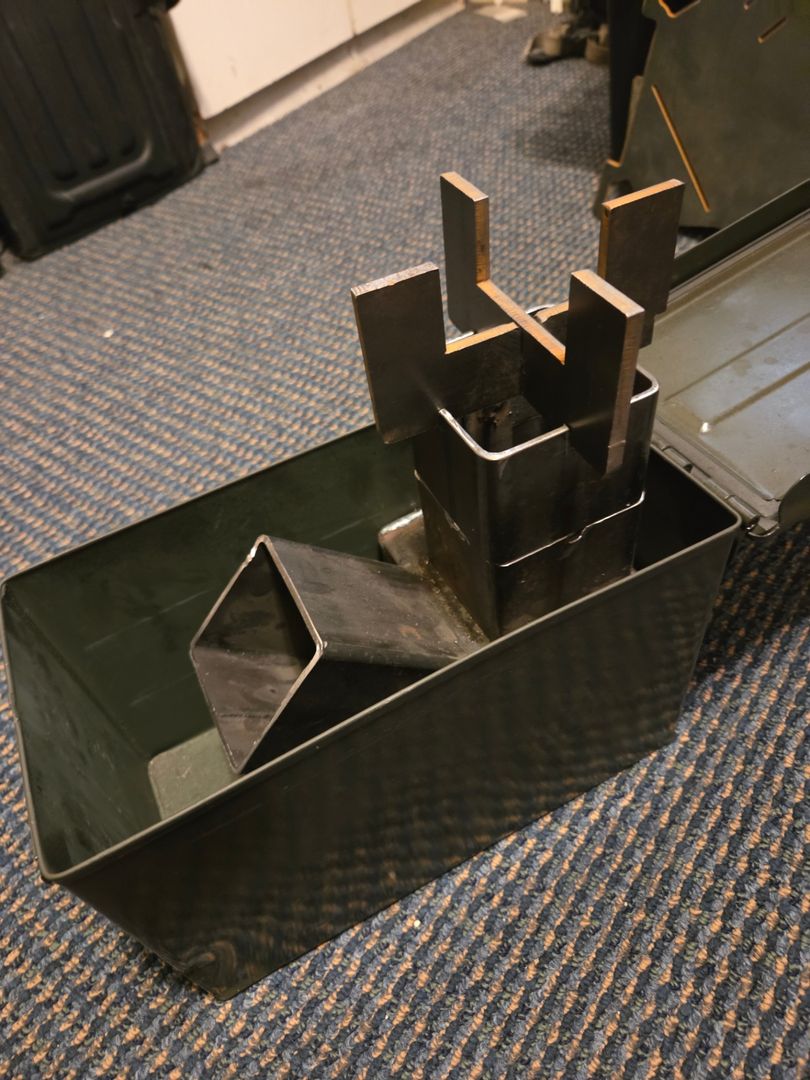 Ammo can rocket stove  4