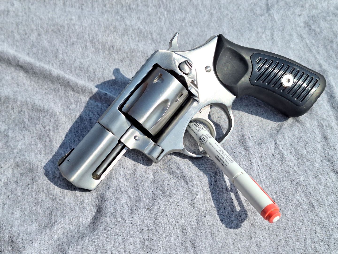 Ruger SP101 *DAMAGED REAR SIGHT*