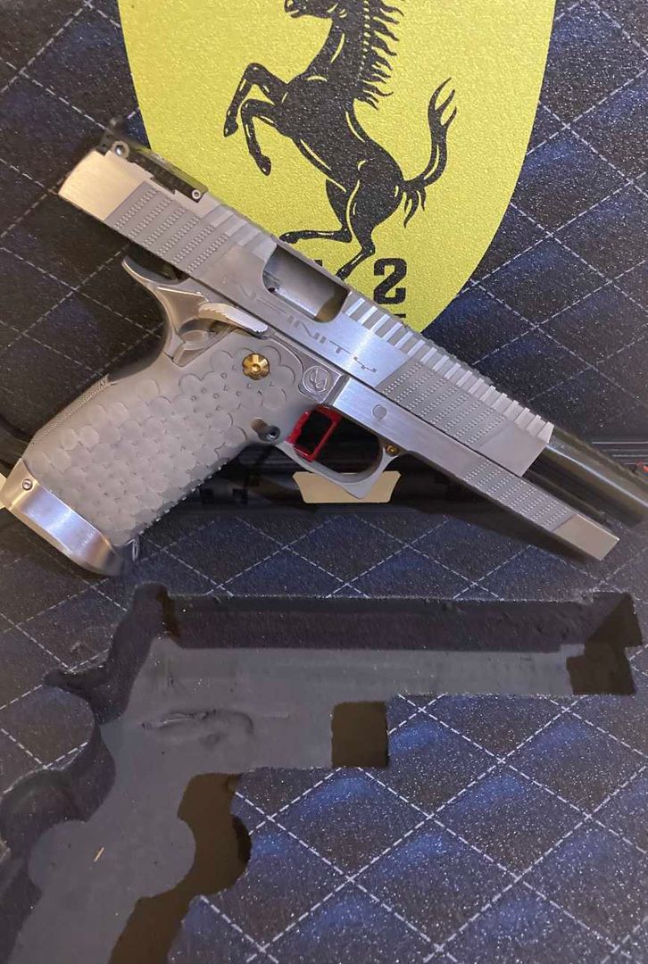 SVI INFINITY G2 CORSA 40 S&W. NIB