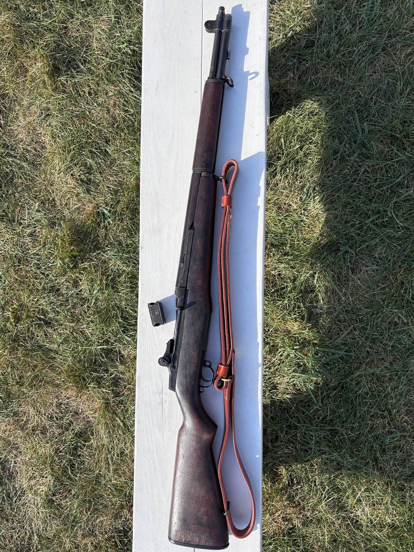 Battle Worn 1943 M1 Garand - Cartouches, Lock Bar Sights, Uncut Op-Rod, Etc. 2