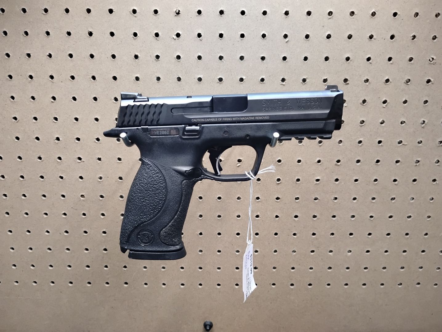 Smith & Wesson M&P 9 Semi-Auto 9mm Pistol