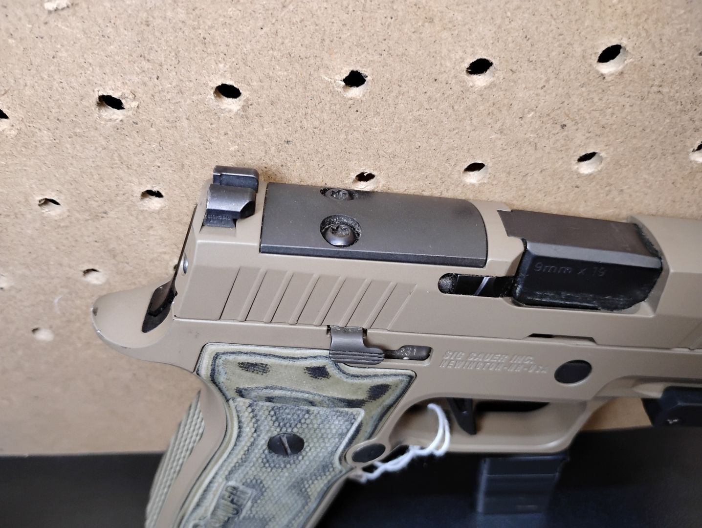 Sig Sauer P320 AXG Scorpion 9mm Semi-Auto Pistol 4