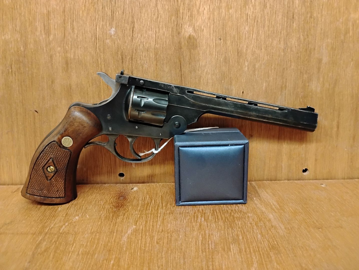 Harrington & Richardson - 999 Sportsman 22LR Top Break Vented Barrel Revolver