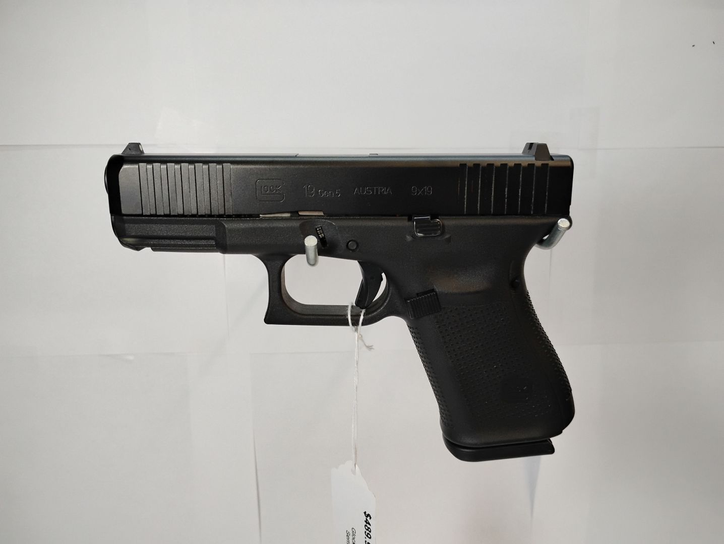 GLOCK 19 Gen5 9mm Semiautomatic Pistol 2