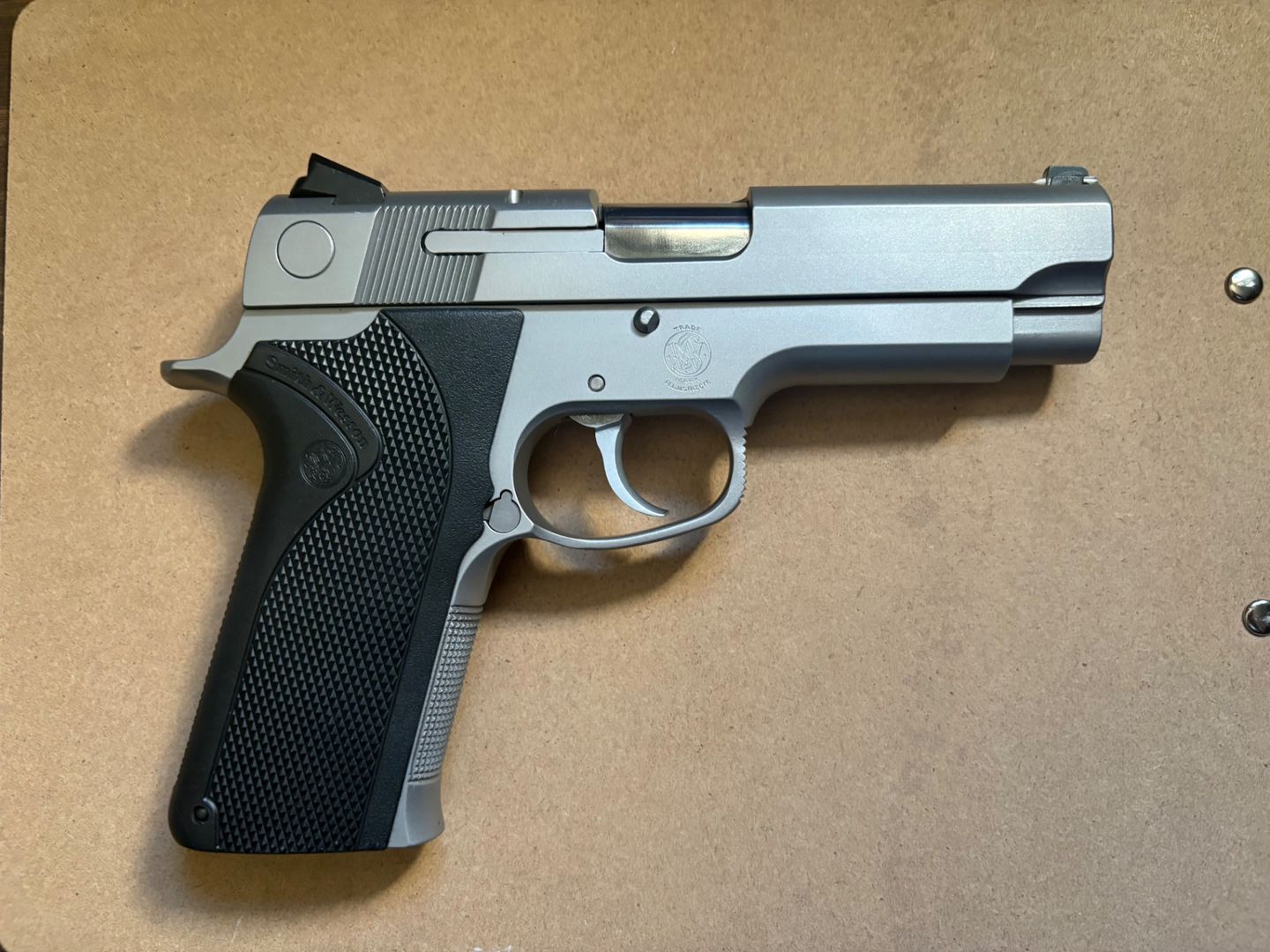 Smith & Wesson 1076 10mm Stainless