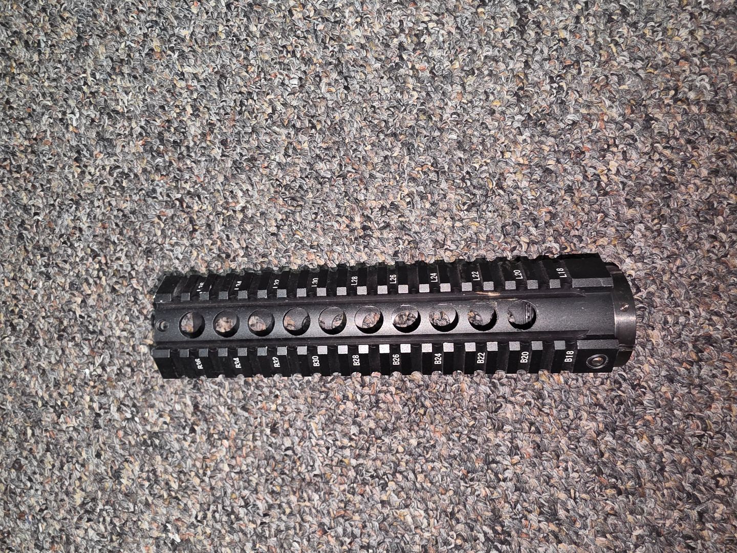 Free float 9" quad rail 2