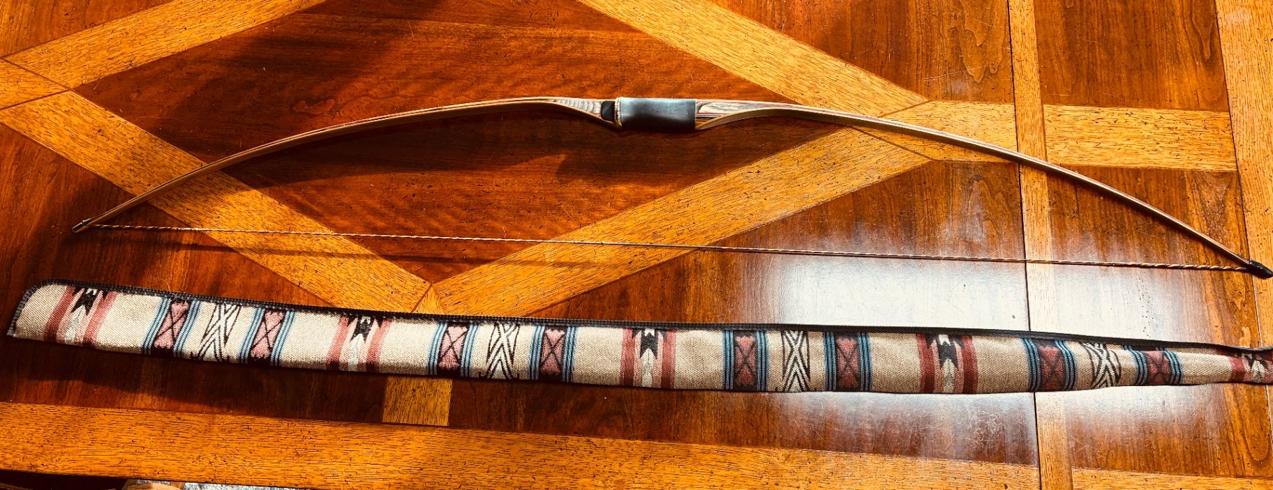 Sky Trophy Long Bow by Earl Hoyt Jr. – LH 30# @ 28”, 64” AMO – MINT 3