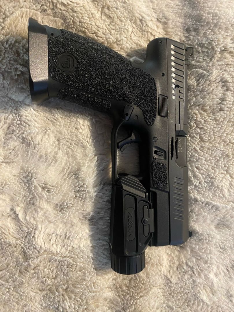 CZ P10c  4