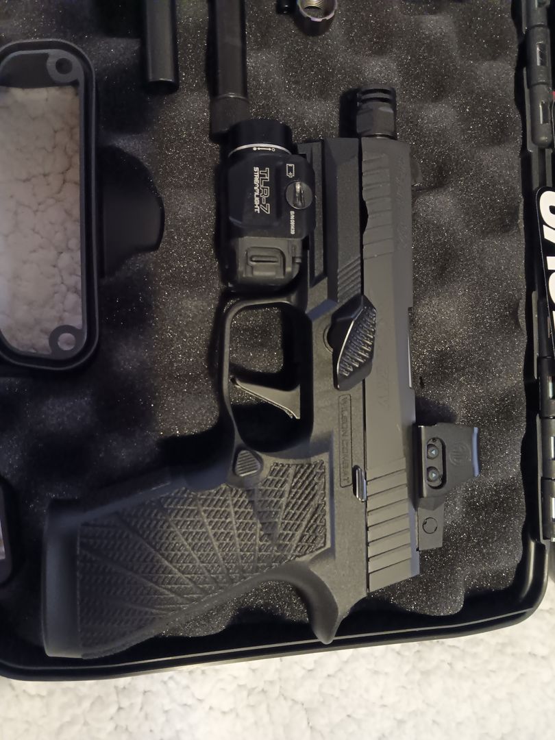 Sig Sauer 320 X carry (gen 1) package like new with tons of extras 5