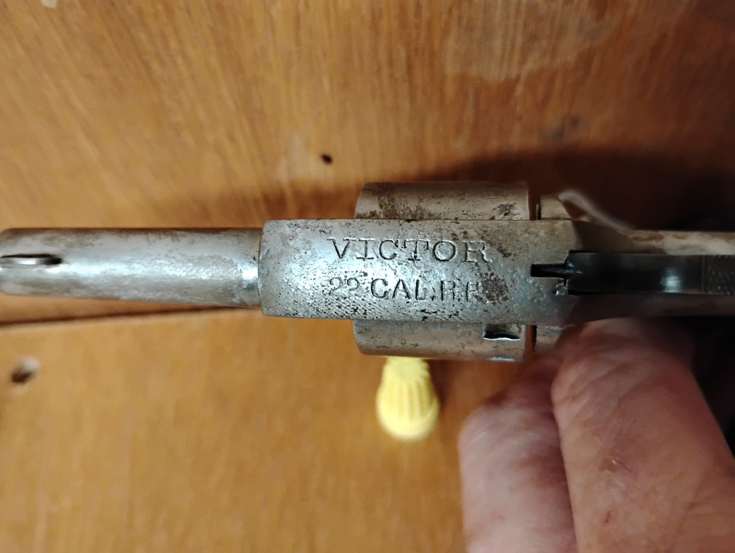 Harrington & Richardson - Victor 22LR / SHORT Revolver 3