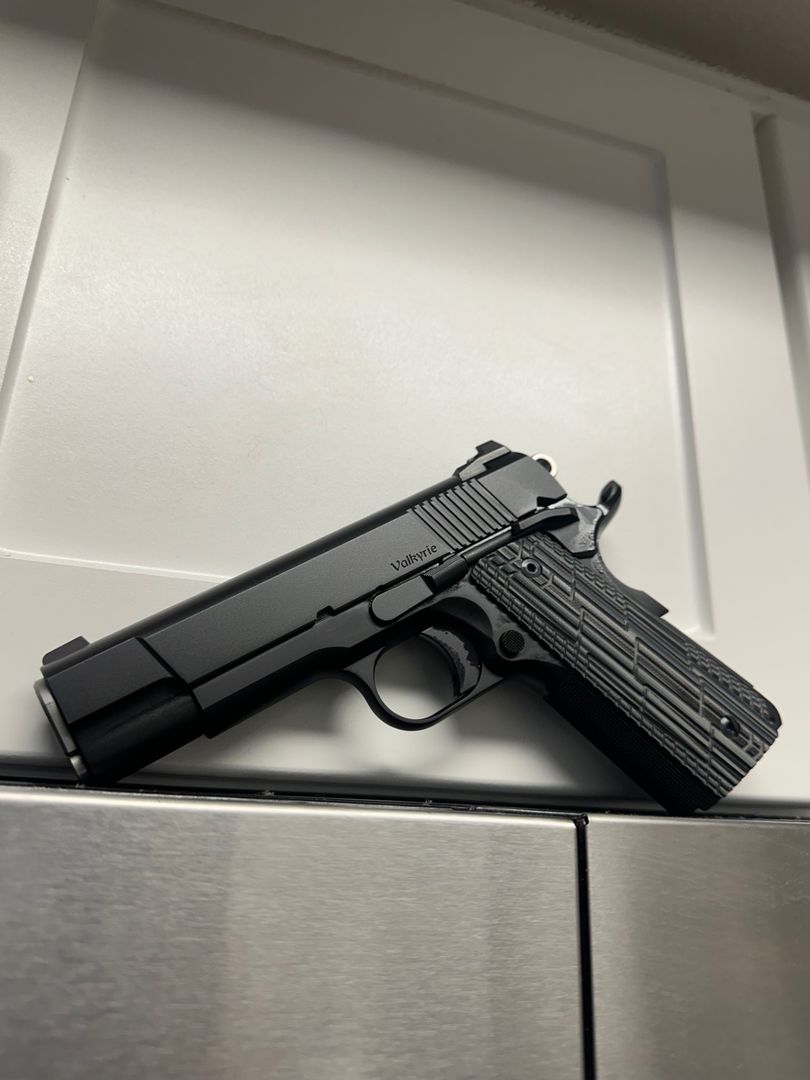 Dan Wesson Valkyrie  3