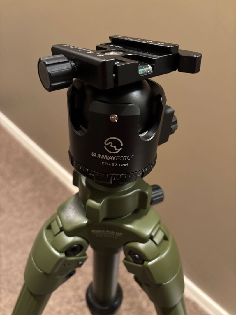 Hog Saddle/Shadow Tech PIG-0311-G Tripod w/ Sunwayfoto XB52 Ballhead 2