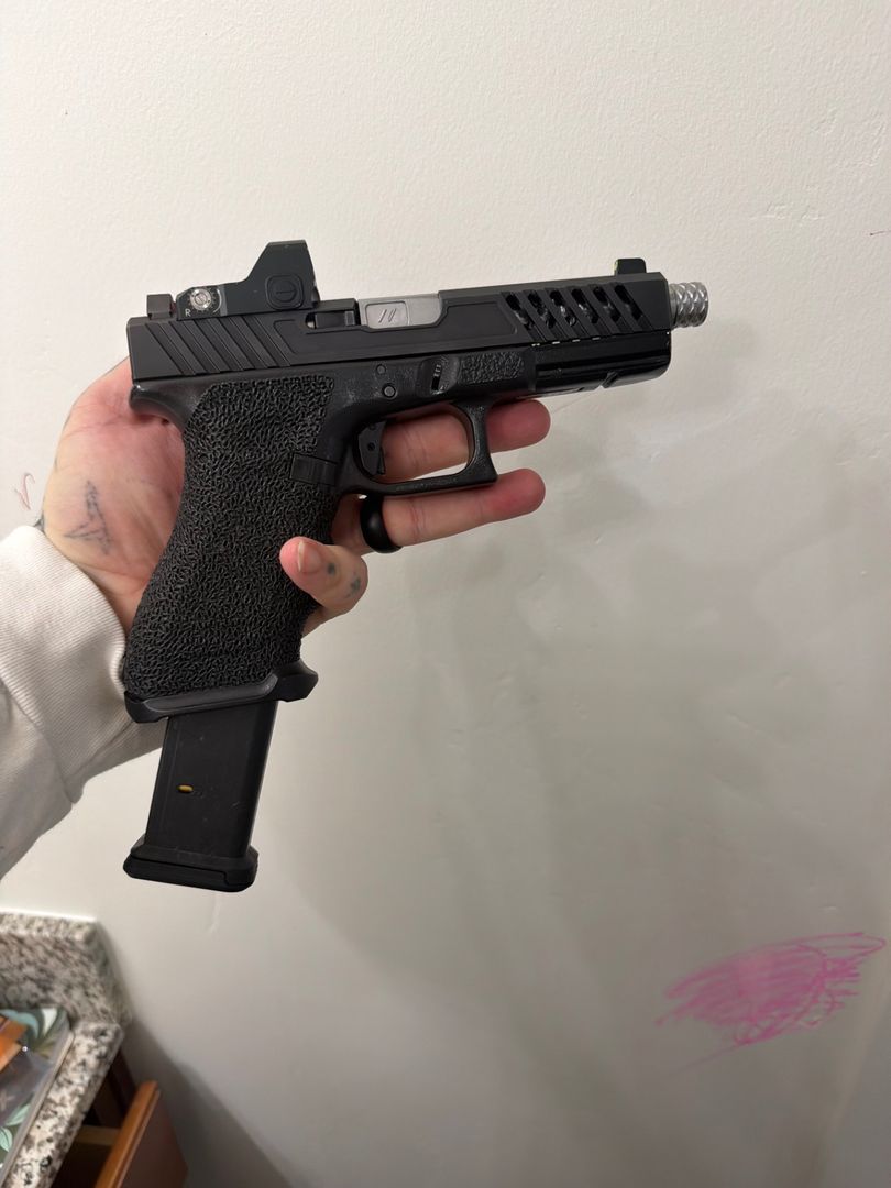 Custom Glock 17 gen 4 with cvlife red dot for trade  2