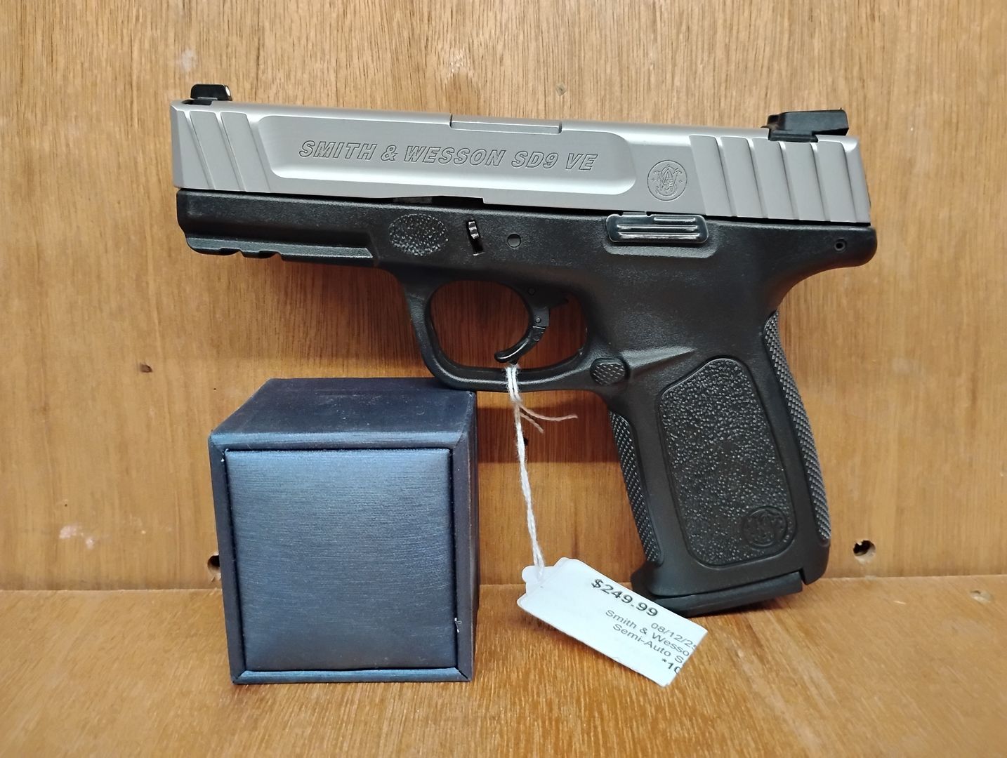 Smith & Wesson SD9VE - 9mm Semi-Auto Pistol 2