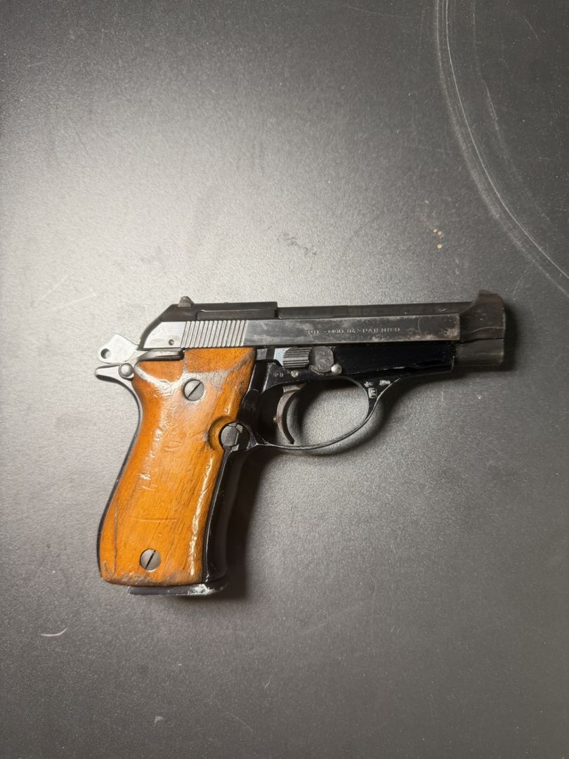 Pietro Beretta Model 84 2