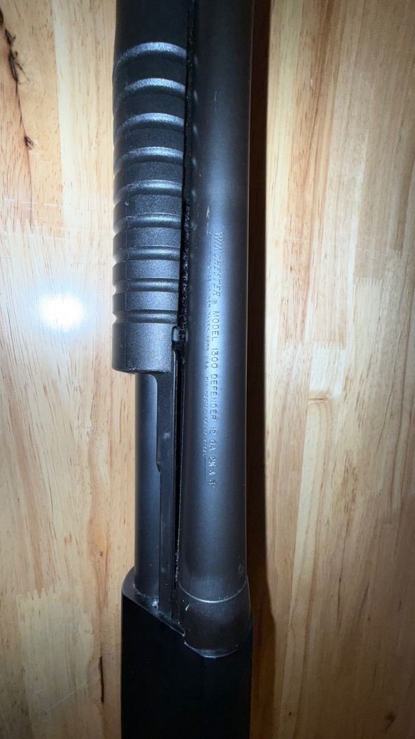 Winchester, 1300 defender 12 gauge shotgun 4