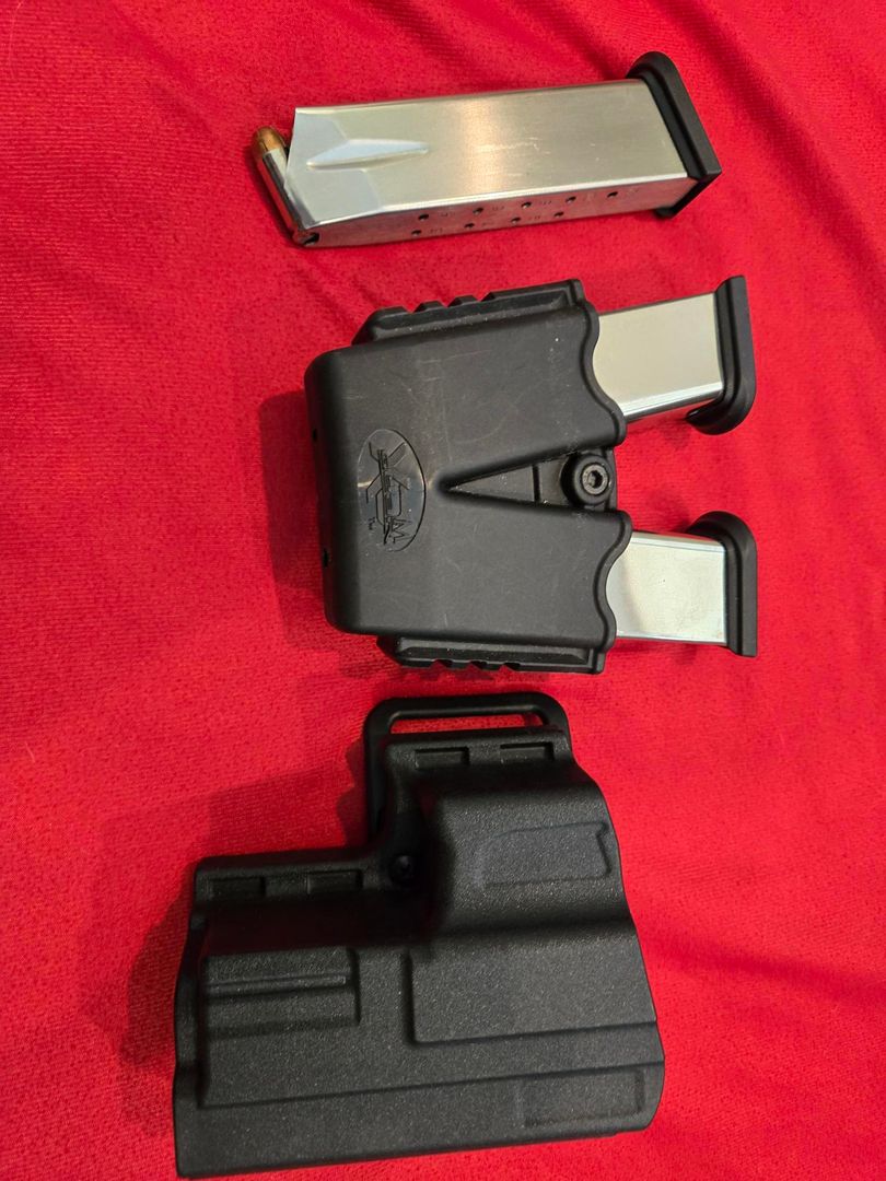 Springfield Armory XD40 plus Ammunition! 2