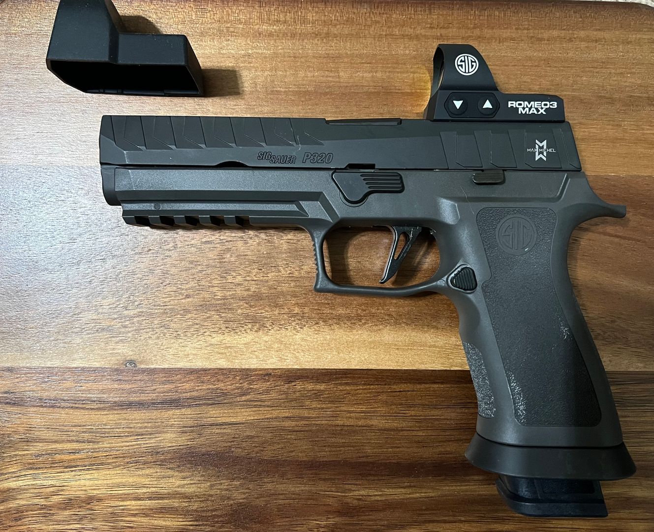 SIG SAUER P320 MAX Michel 9mm w/ Romeo 3 Max 2