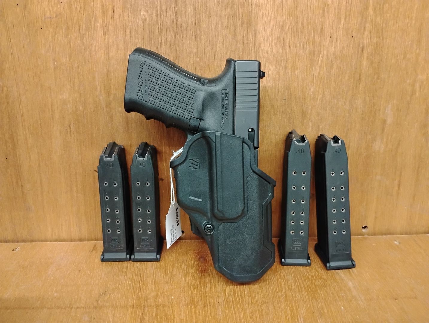 Glock 23 .40 SW Semi-Auto Pistol 3
