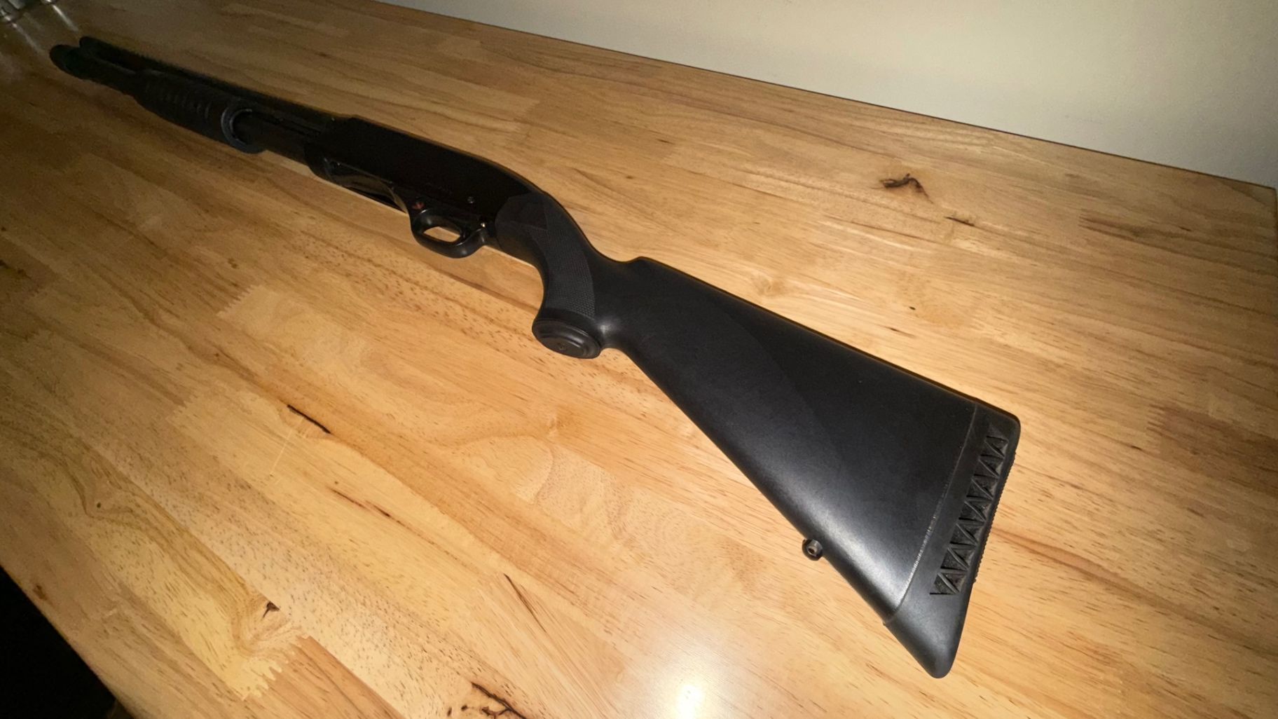Winchester, 1300 defender 12 gauge shotgun