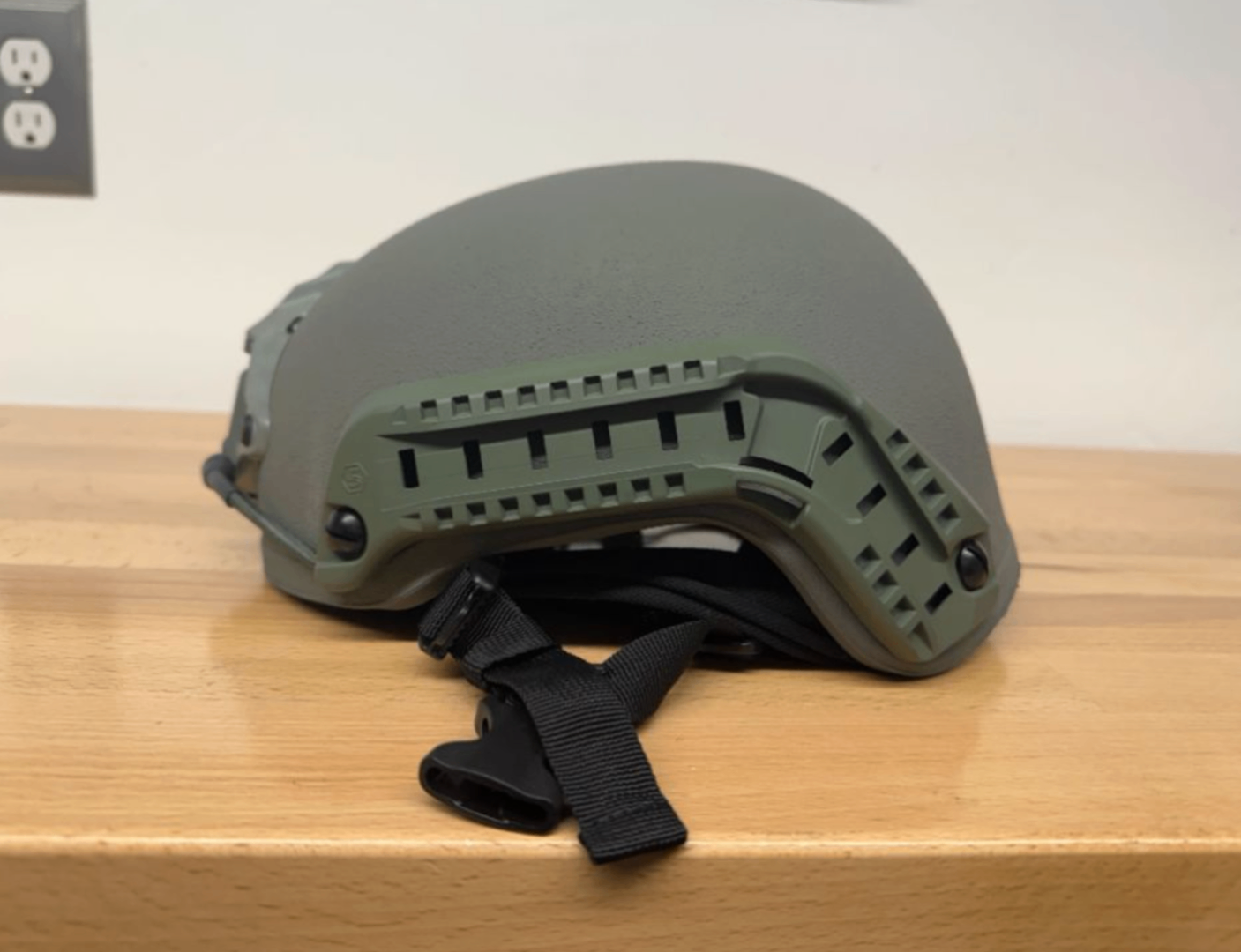 Highcom Striker Gen 2 High-cut