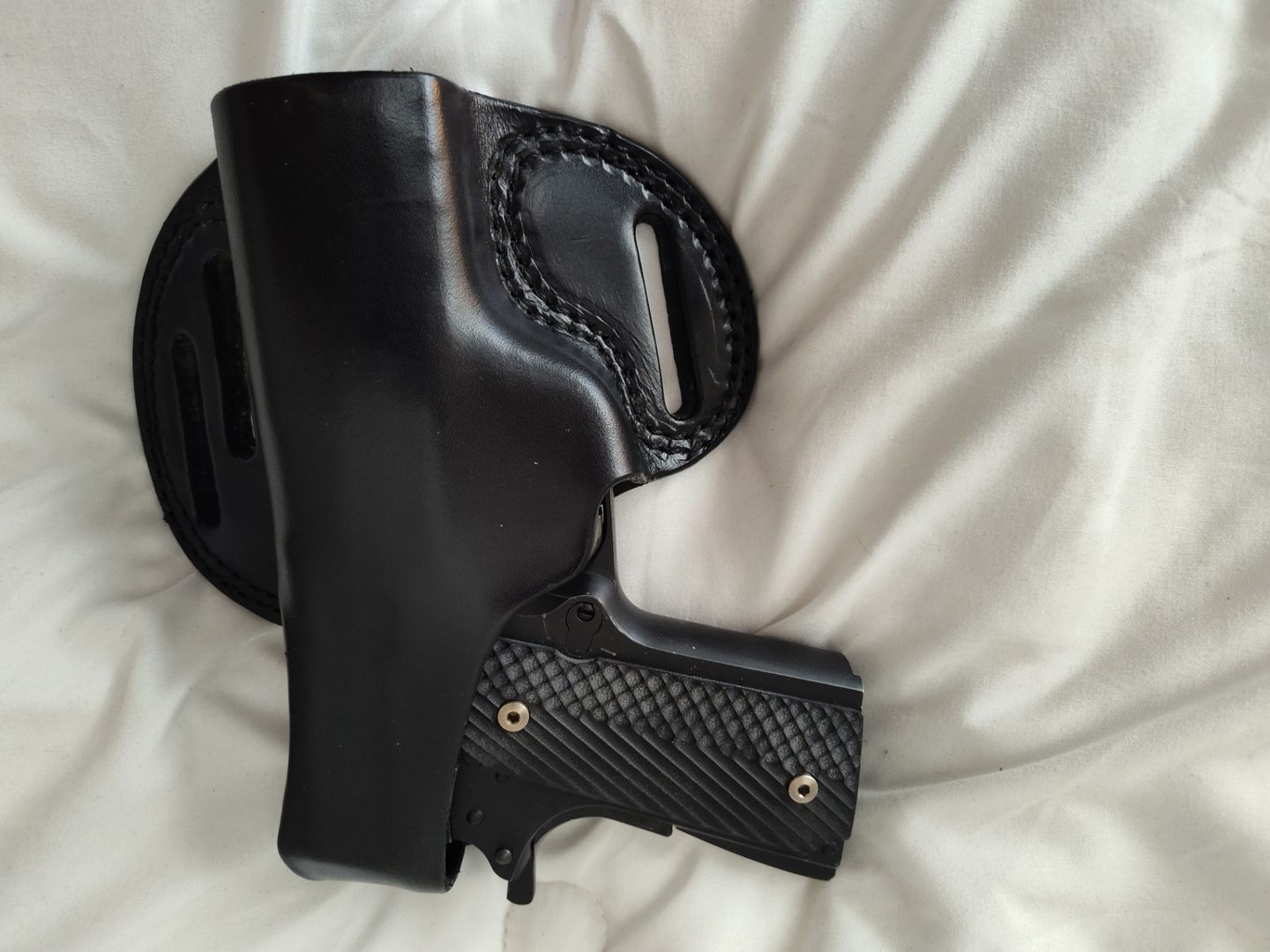 SPRINGFIELD ARMORY 1911 .45 COMPACT 3