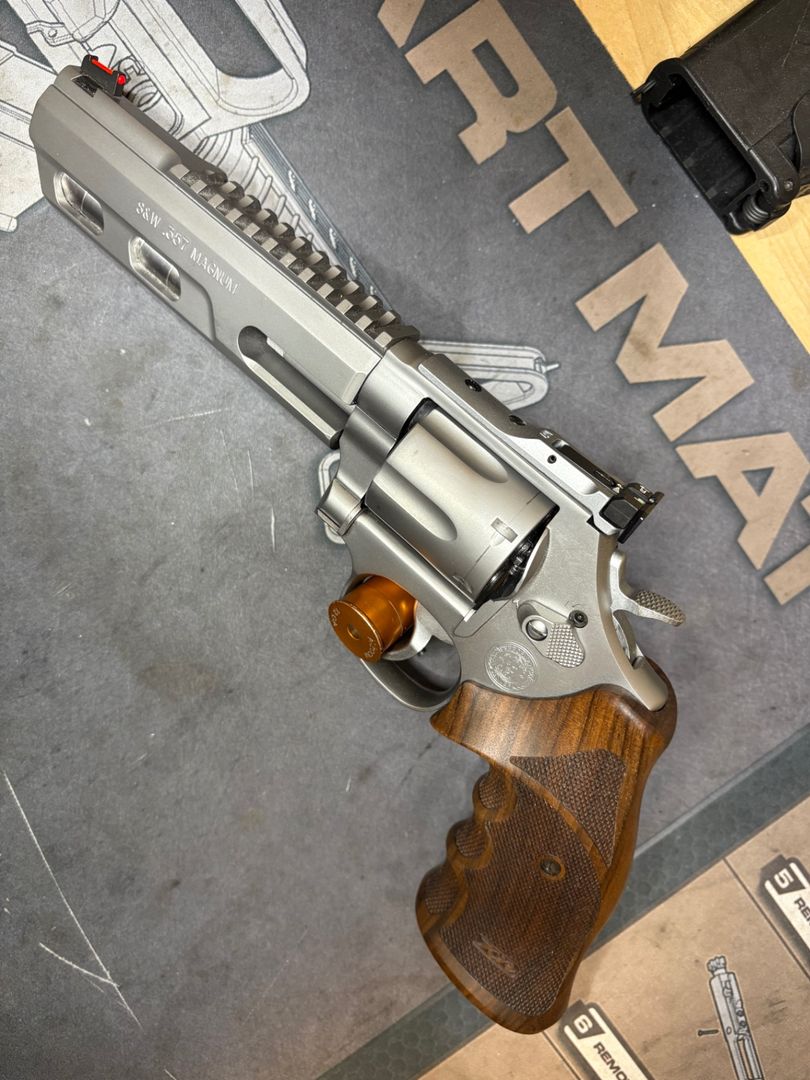 Smith & Wesson Performance Center 3