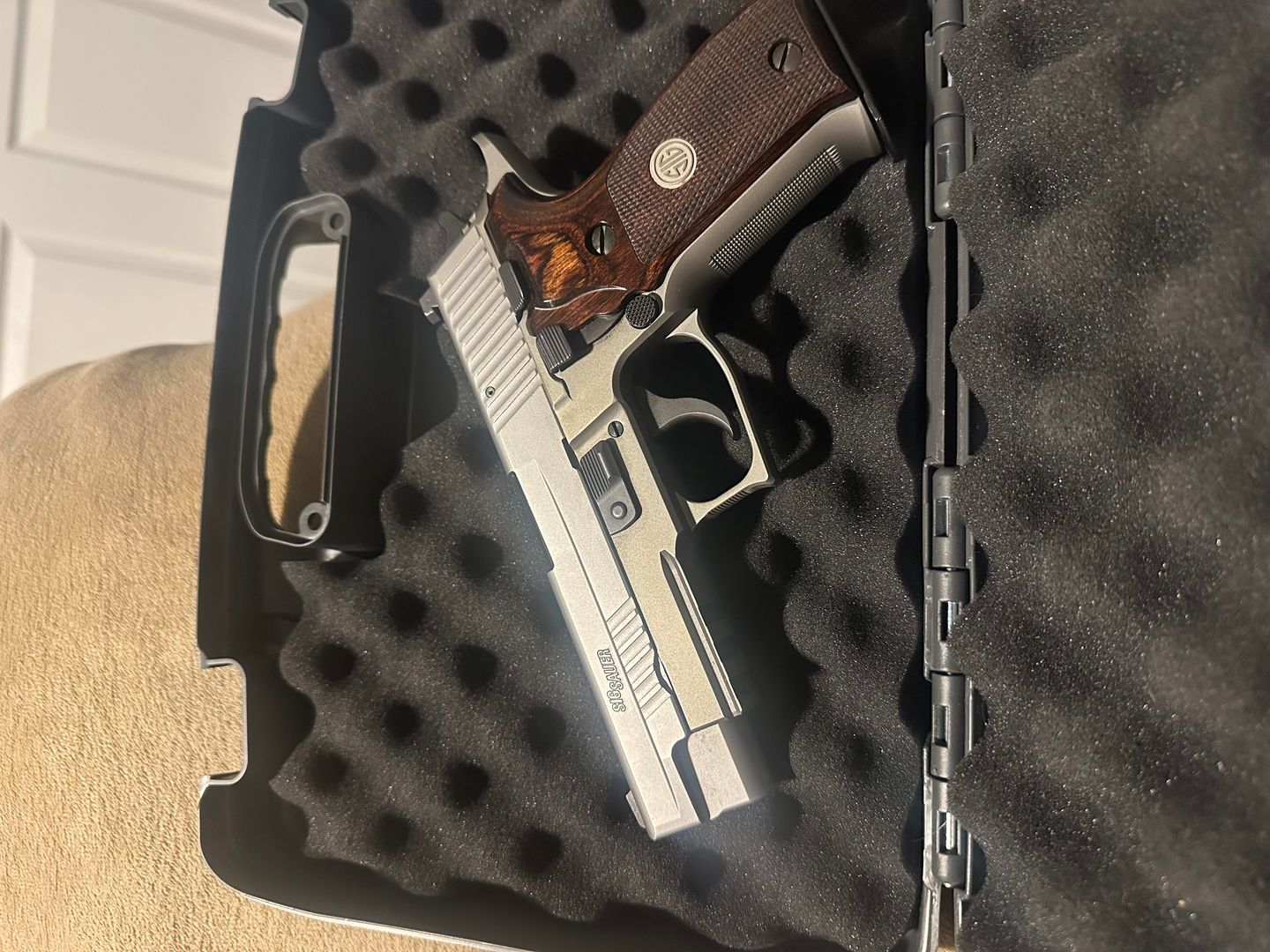 Sig Sauer P-226 ASE *sold*