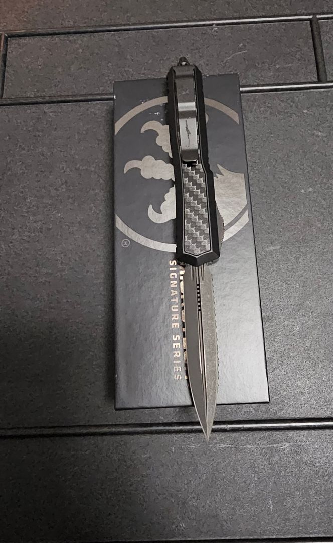 Microtech Makora DLC Carbon Fiber  3
