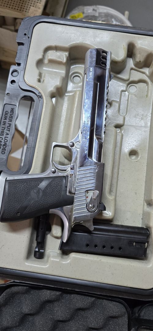 DESERT EAGLE 44MAG