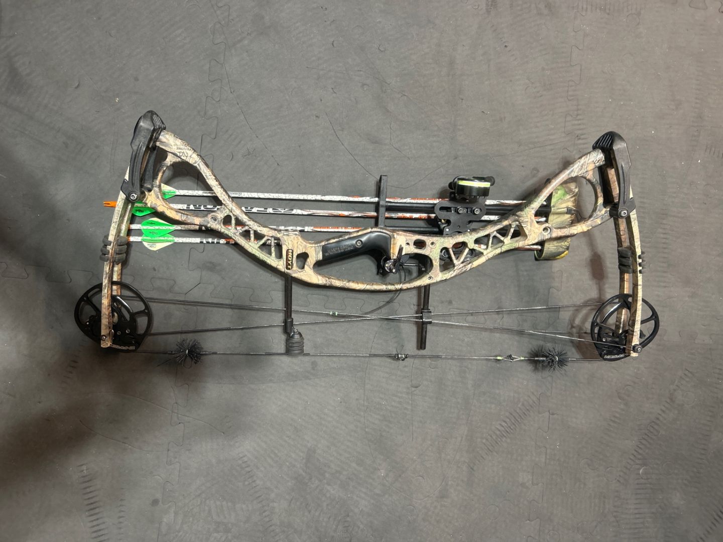 Hoyt charger rh sell or trade 50/60 pounds