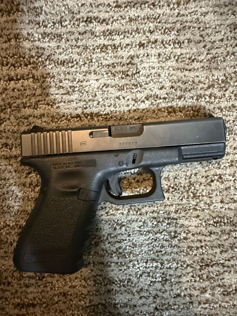 Glock 23 +Holster +Mags +Ammo