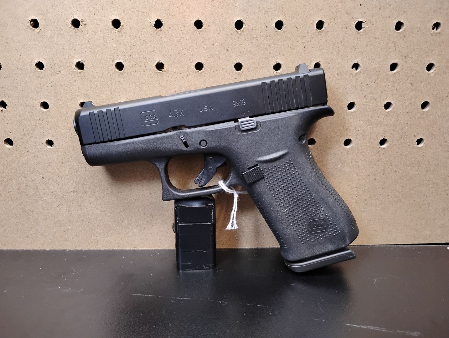 GLOCK 43X 9mm Semi-Auto Pistol 2
