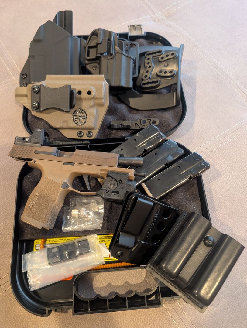 Sig P365 XL 9mm w/ RDS & Light + Accessories