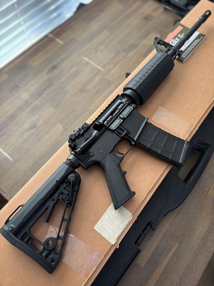 Colt M4 Carbine LE6920 (NIB) 2