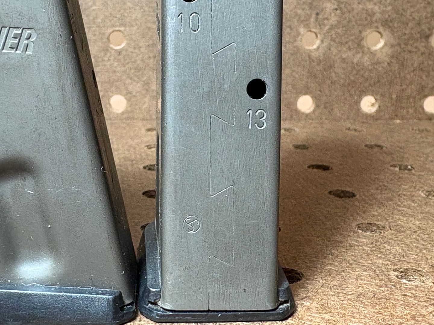 Used Sig Sauer M11 / P228 / P229 13-Round 9mm Mags 2