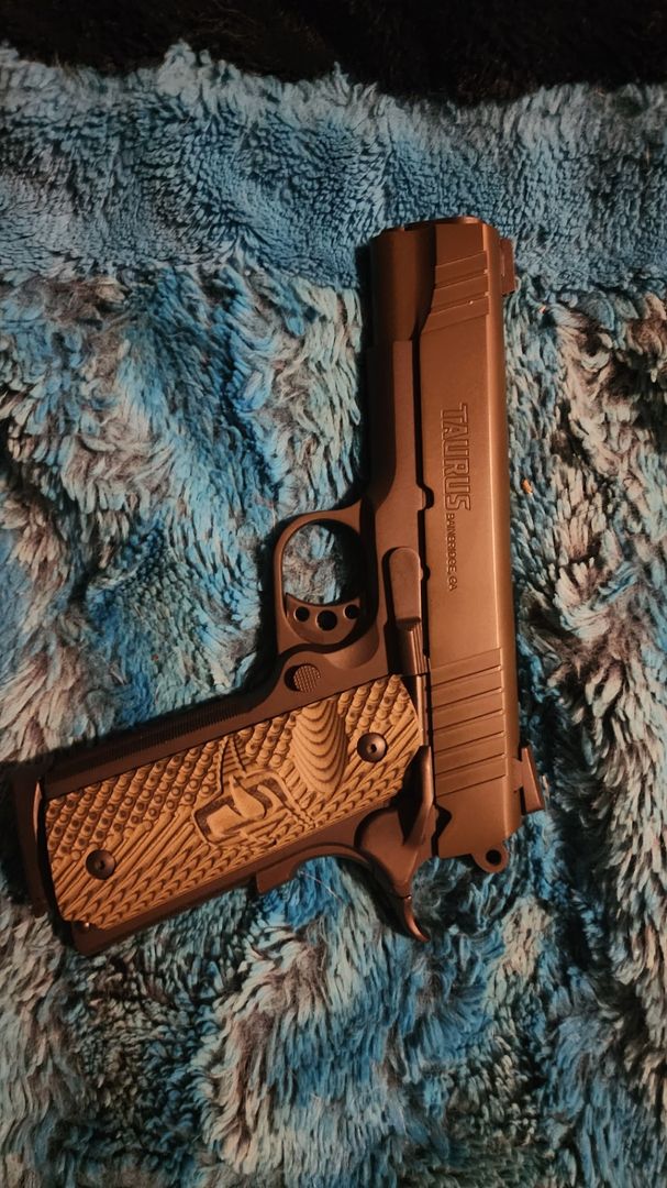 Taurus Commander 1911  2