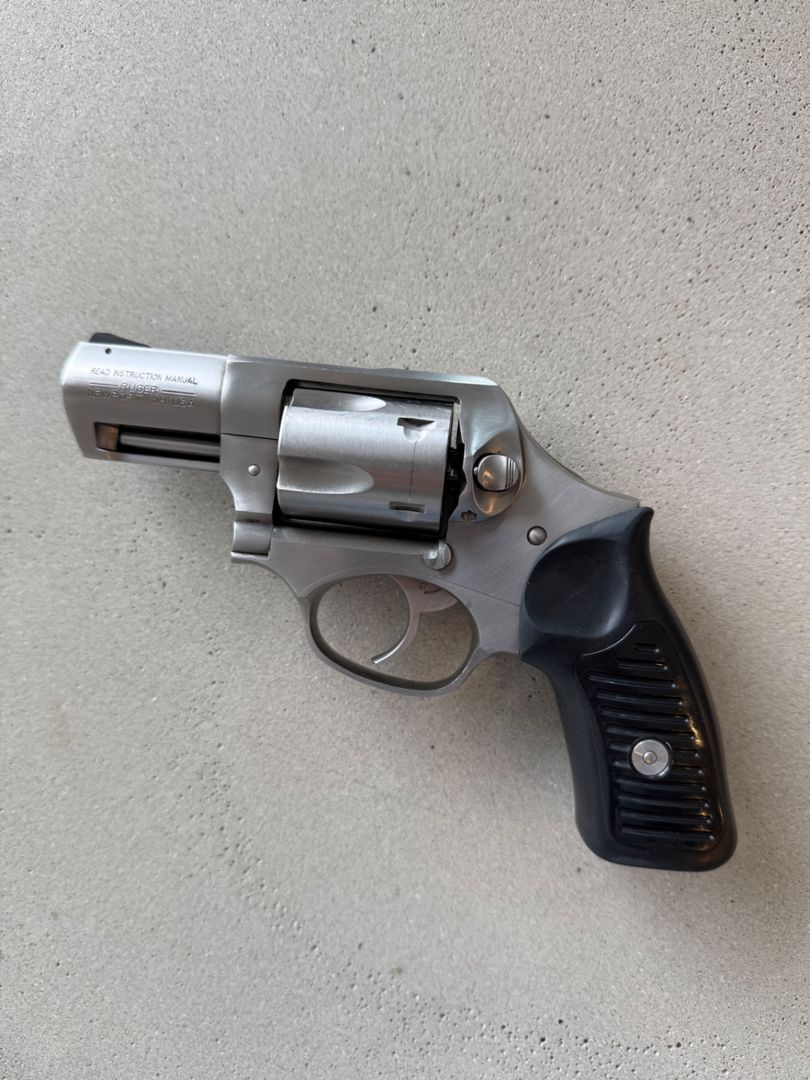 Ruger SP101 .357 mag 2