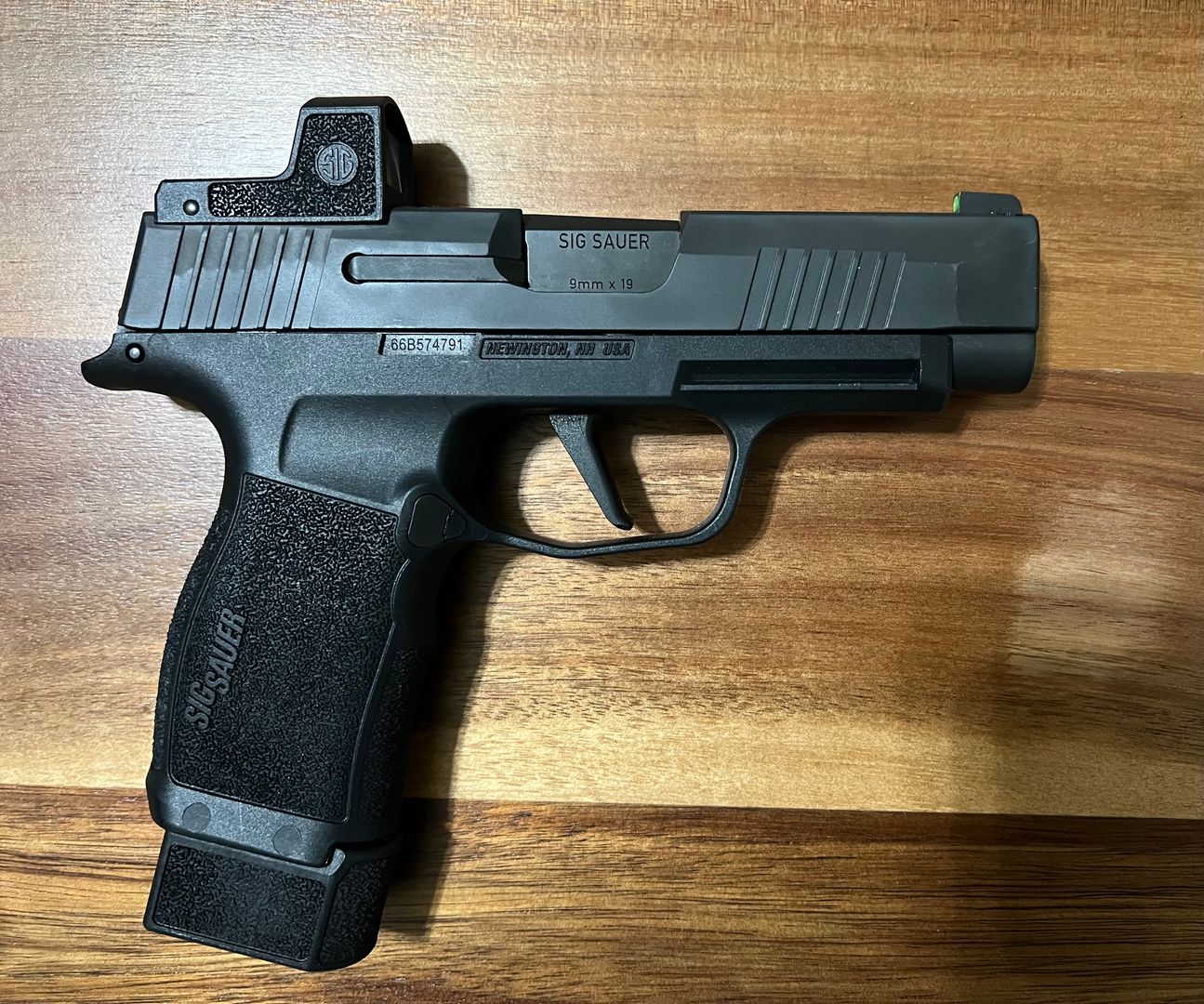 SIG SAUER P365XL w/ RomeoZero Reddot 2