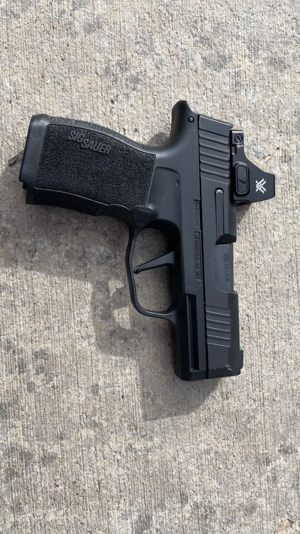 P365 with Vortex Defender CCW red dot 2