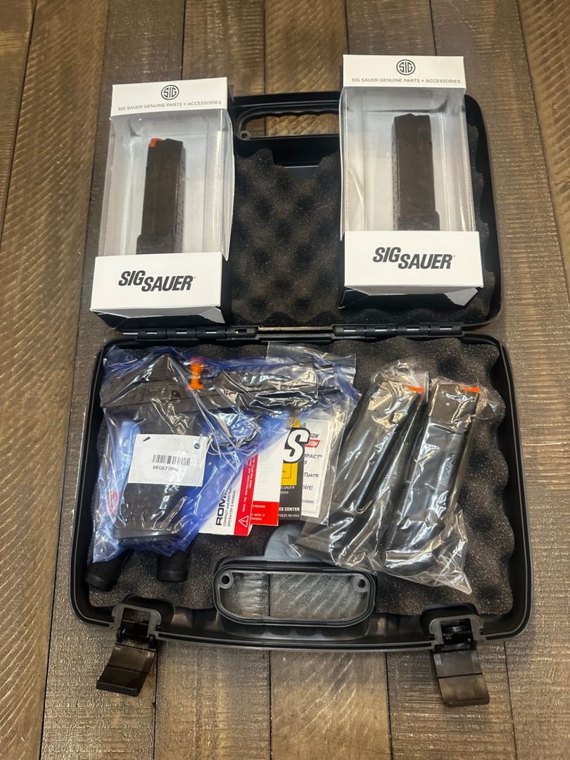 Sig Fuse, 5 mags, and optic 3